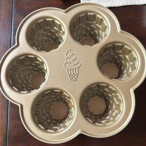NORDIC WARE Ice Cream Cone 6 Cupcake Baking Pan Williams Sonoma.